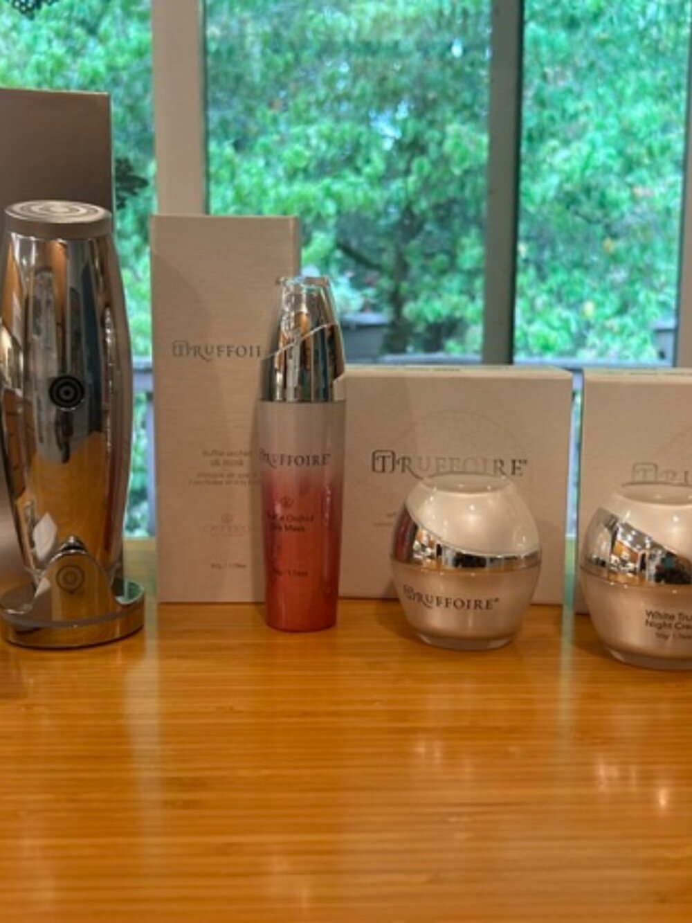 Truffoire brand bundle (Jupiter device, day/night creams and silk mask)
